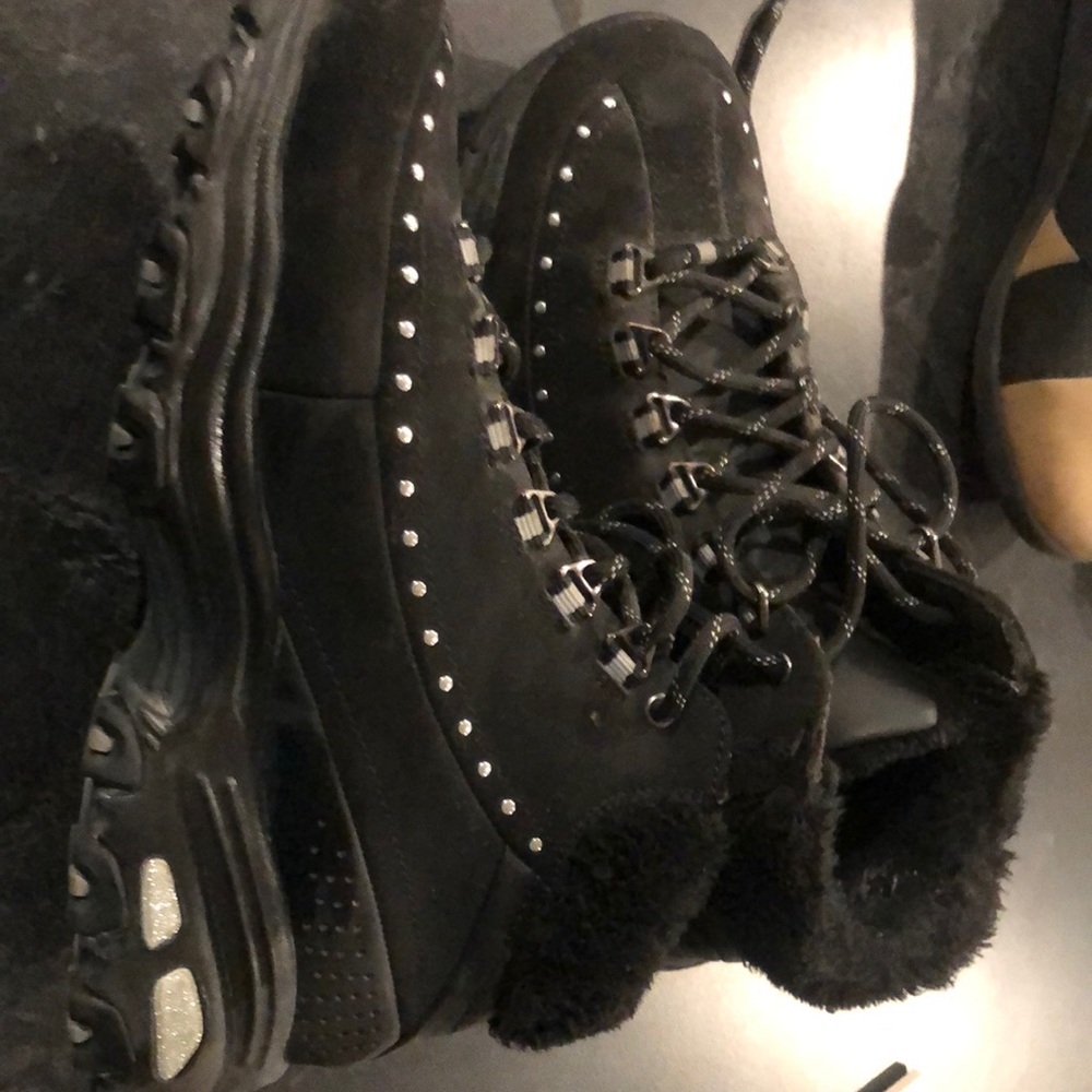 Sketcher boots